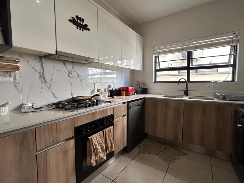 To Let 3 Bedroom Property for Rent in Sandown Western Cape